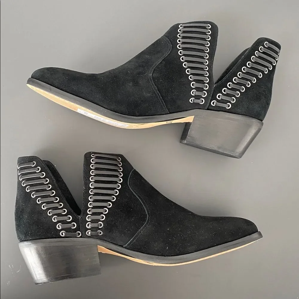 Vince Camuto Black Suede Leather Heeled Shoes 8.5 Lace Design Boho Chic Renfaire